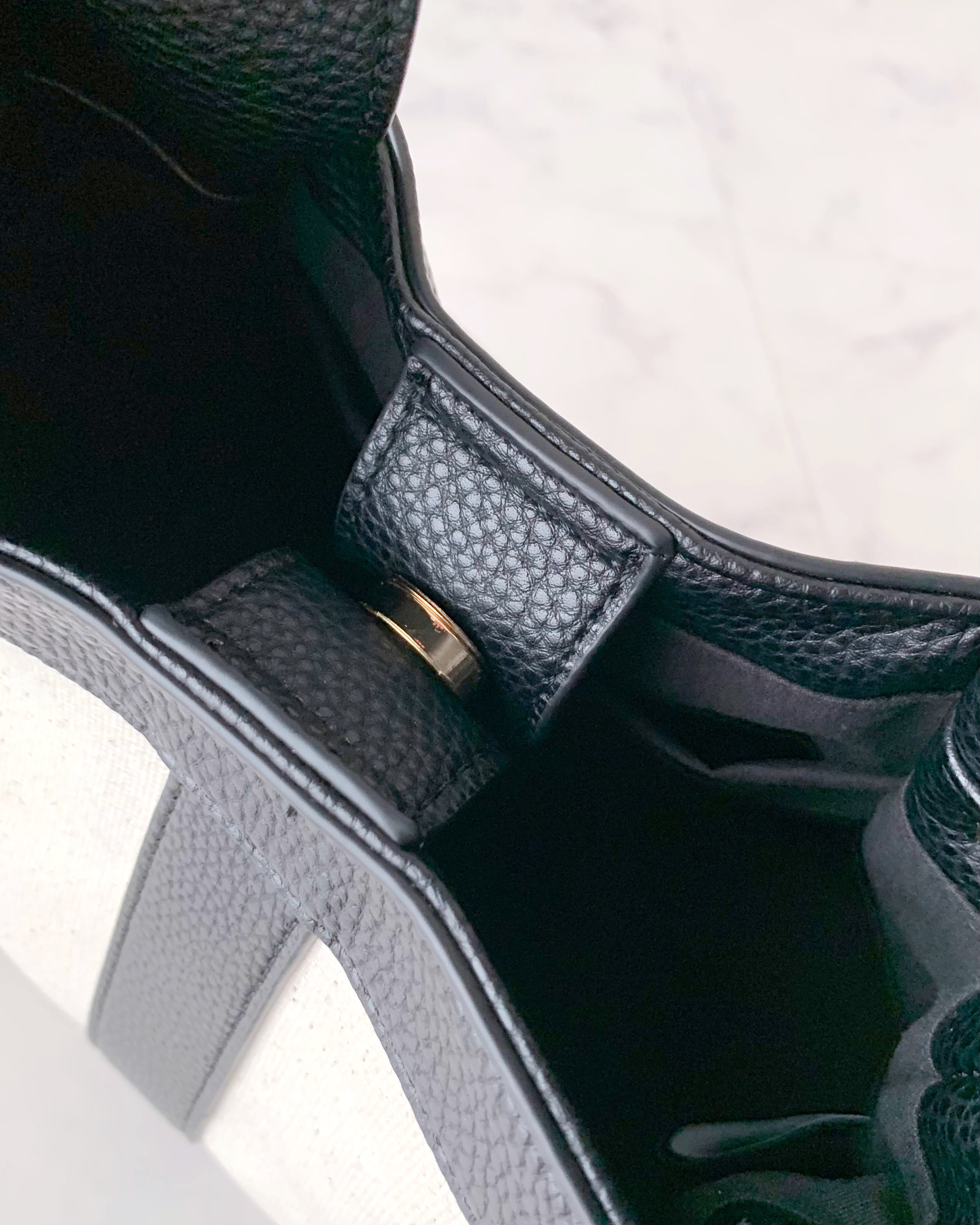 しまむらのおすすめファッションアイテム「キャンバス2WAYSLD」