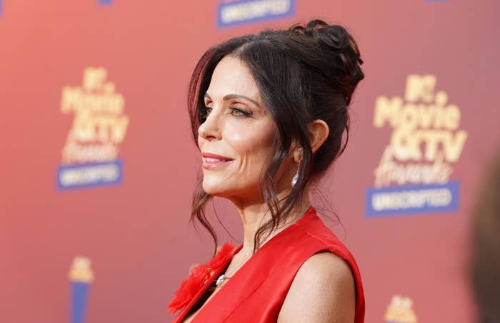 closeup of bethenny at an event
