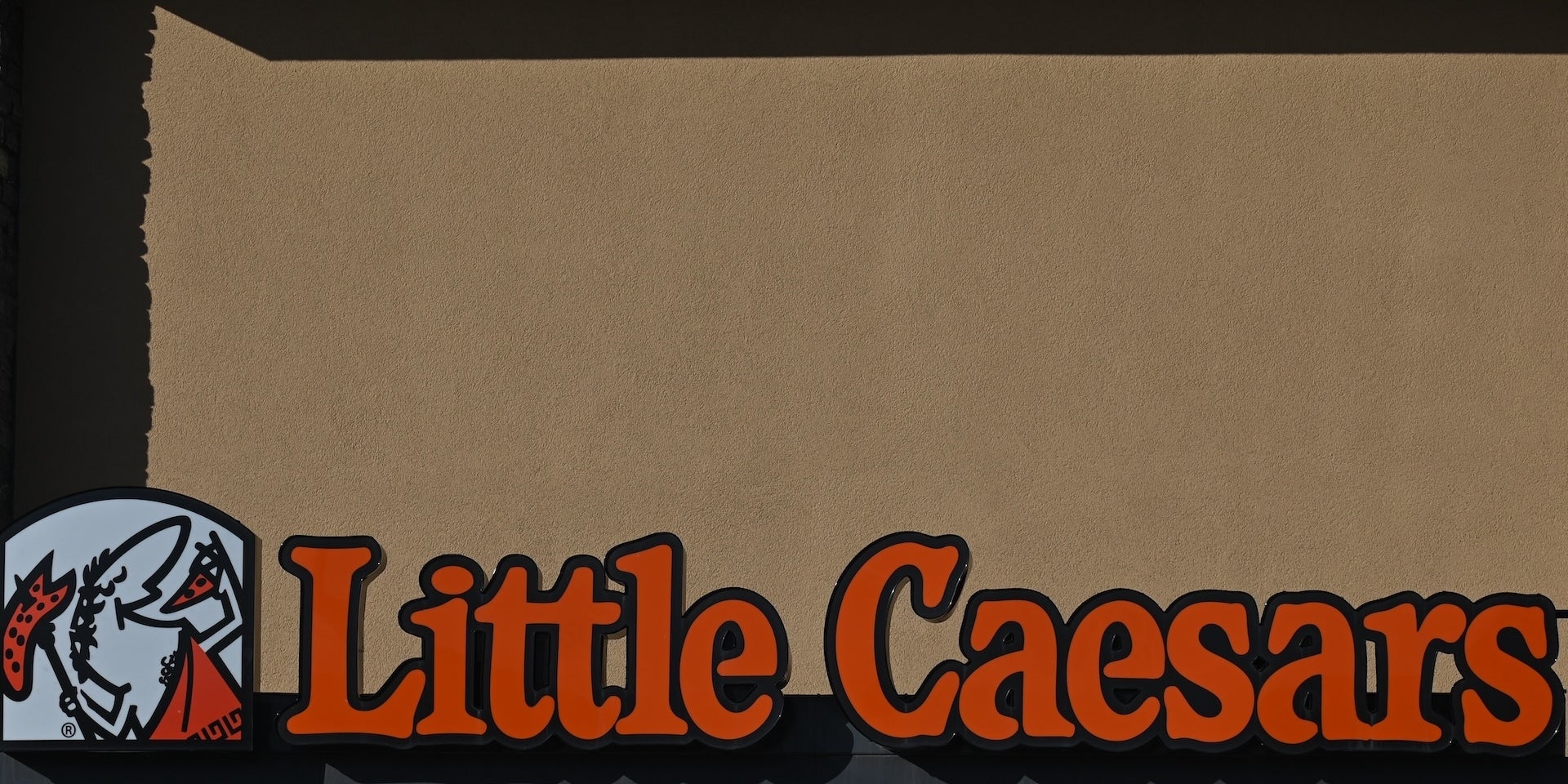 Pizza Lovers Endorse Little Caesars' New 'Crazy Puffs' Item - Vimarsana News
