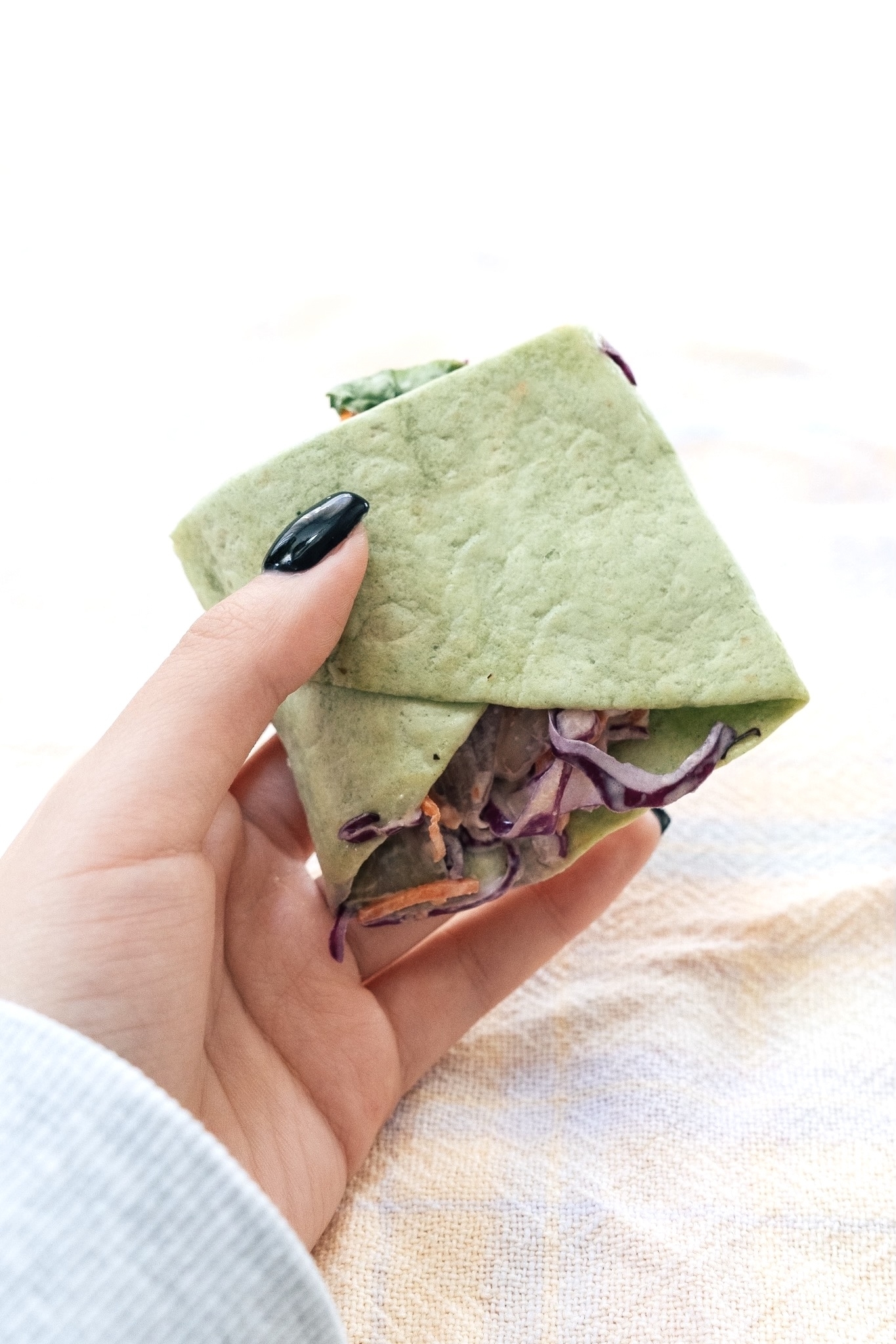 Family Mart(ファミリーマート)のおすすめグルメ「海老と10種野菜のサラダラップ」