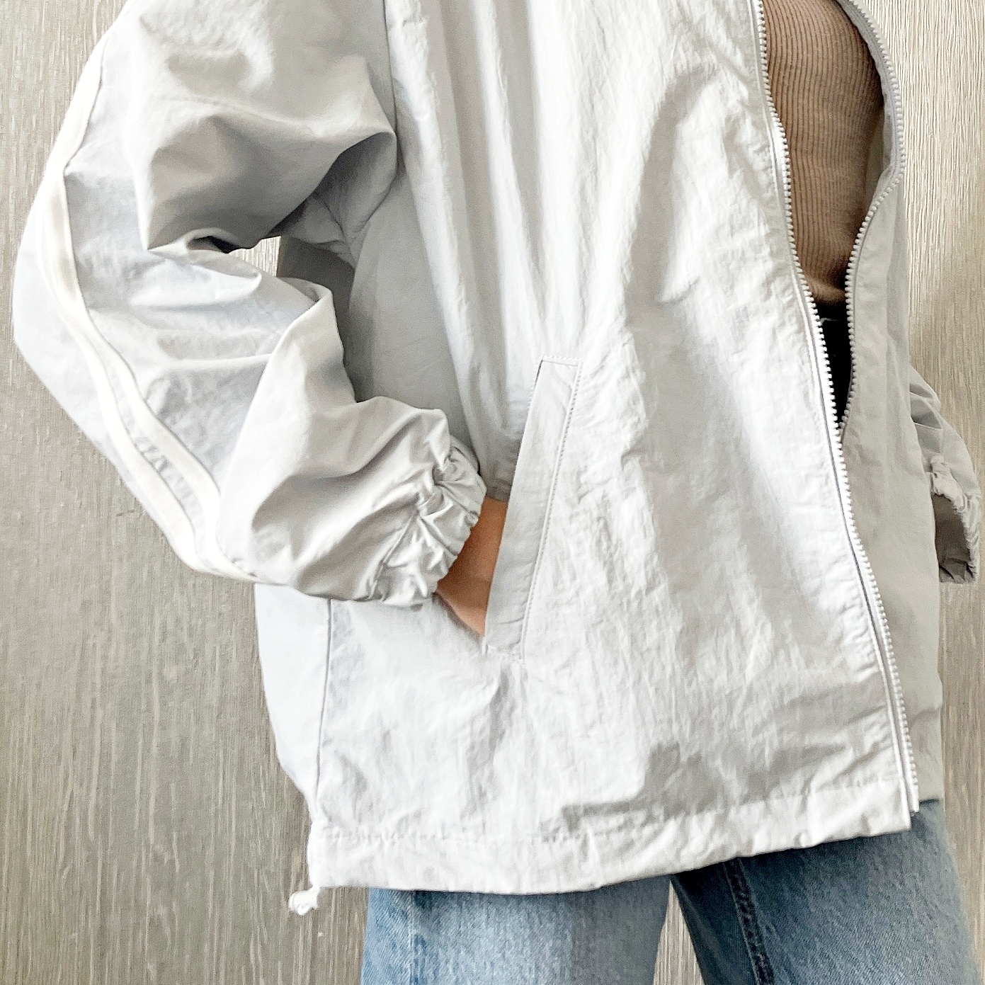 Honeys（ハニーズ）のおすすめアウター「ライン入りブルゾン」