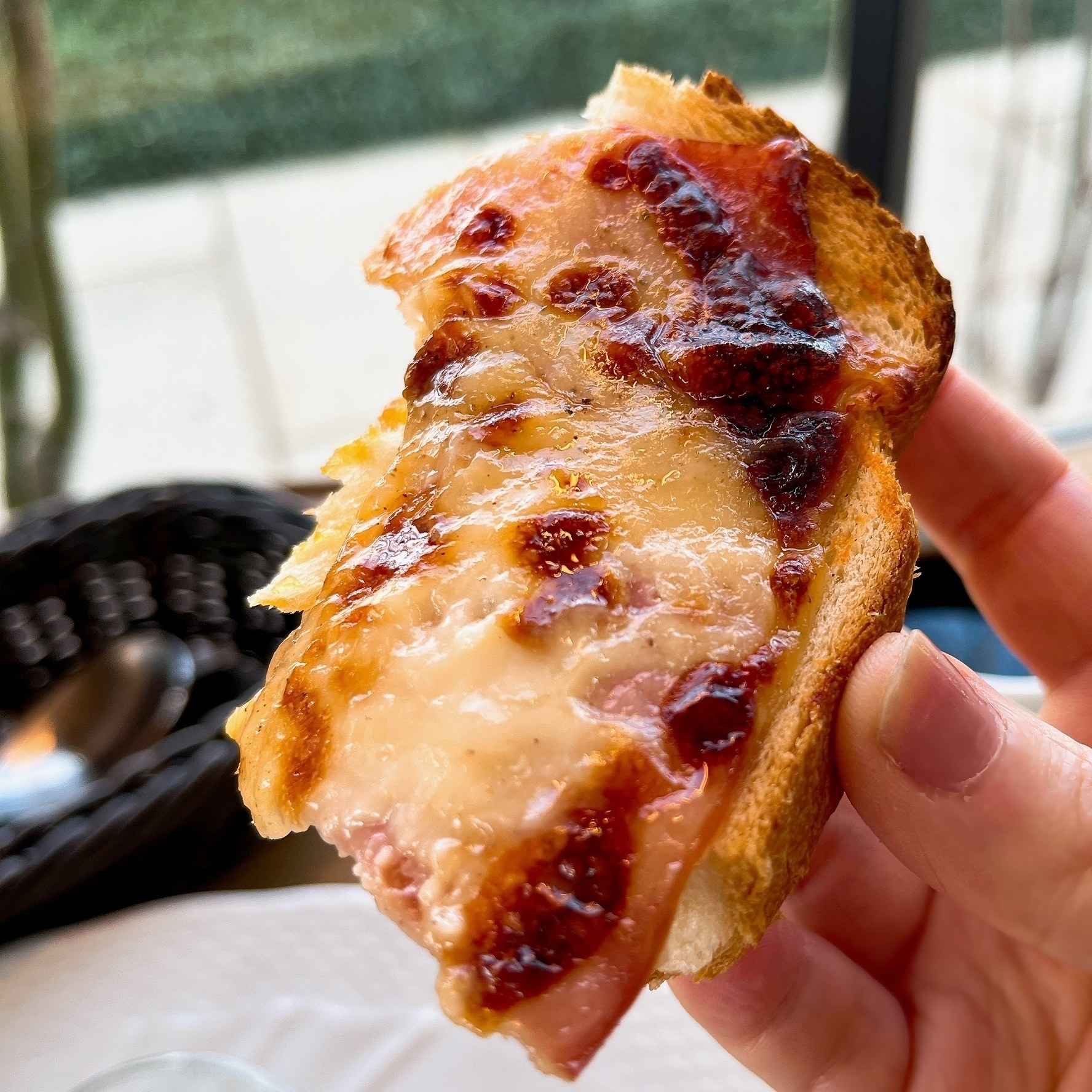 星乃珈琲店のおすすめモーニングメニュー「ハムエッグトースト」