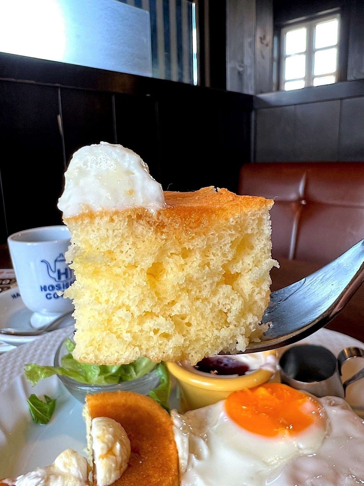 星乃珈琲店のおすすめモーニングメニュー「パンケーキプレート」