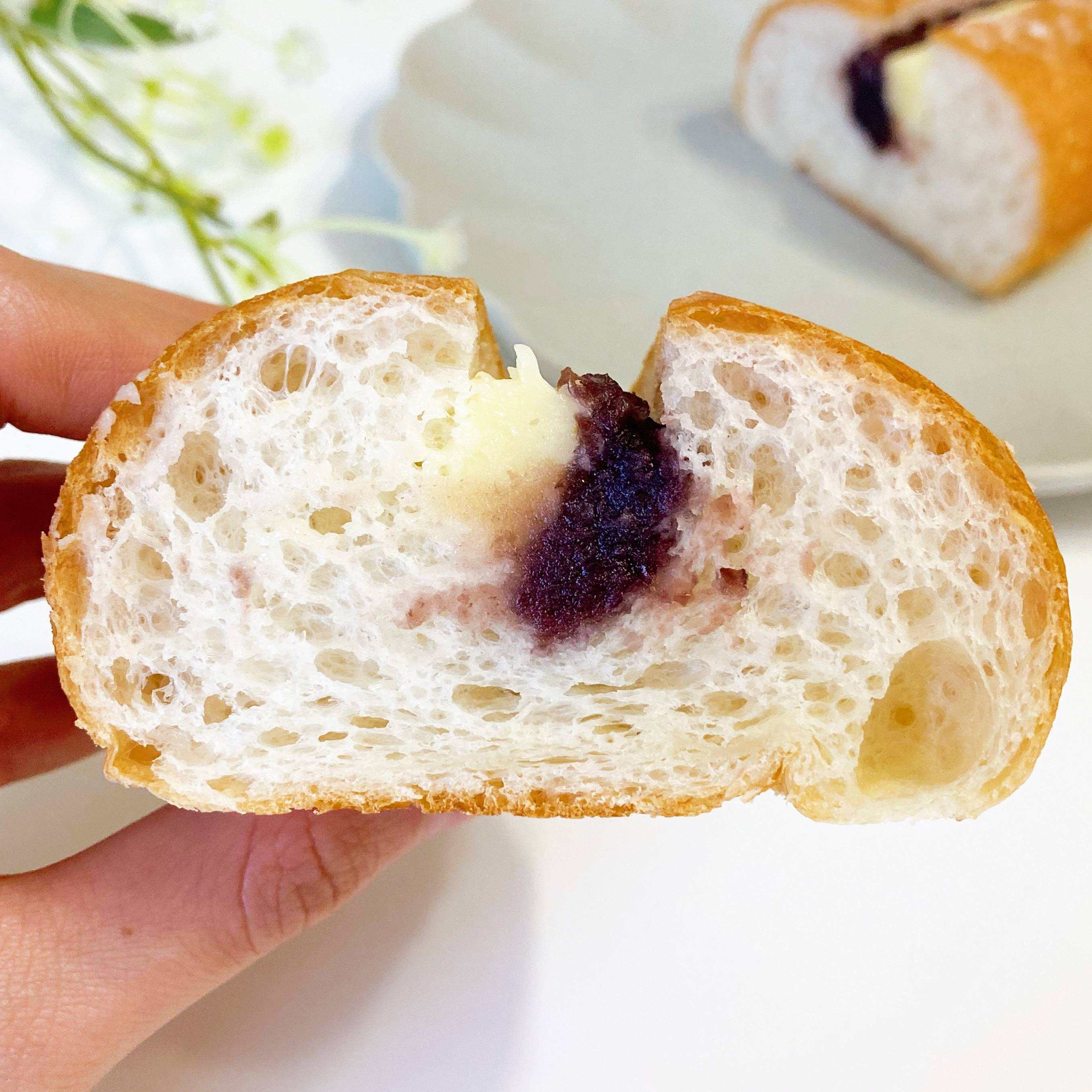 FamilyMart(ファミリーマート)の新商品「生フランスパン(あん&マーガリン)」