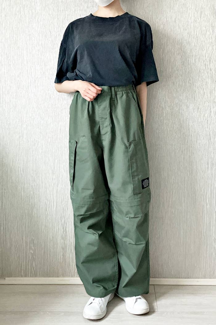 GU(ジーユー)のおすすめパンツ「2WAYヘリクルーパンツ UNDERCOVER」