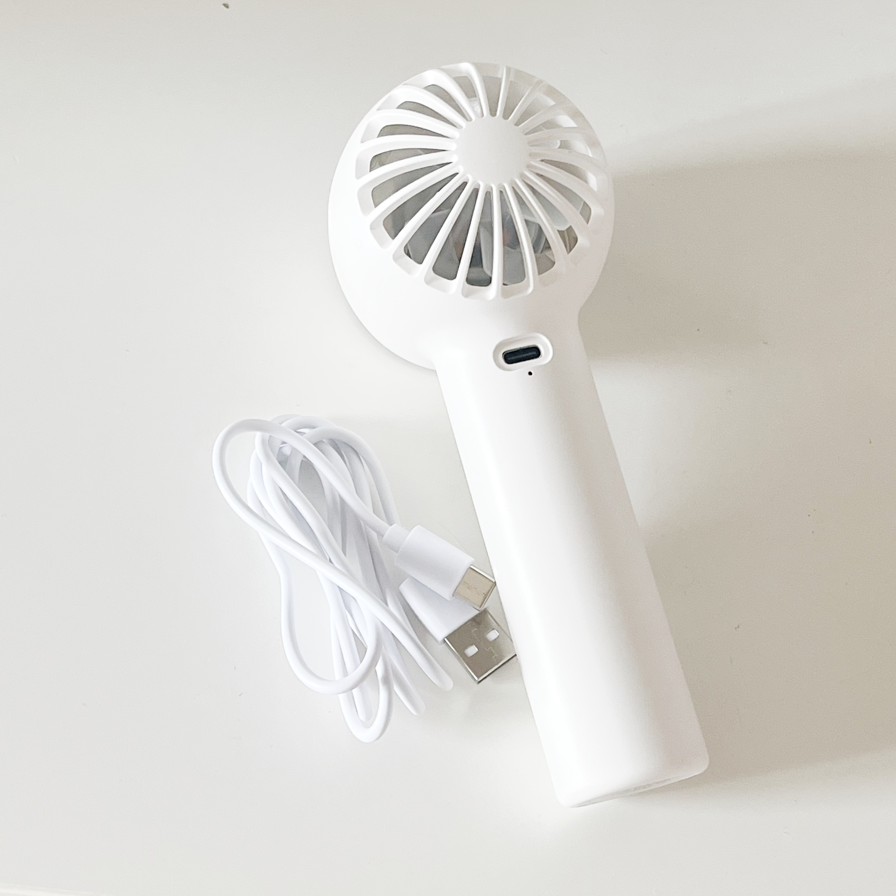 Francfranc（フランフラン）のおすすめの便利アイテム「フレ アイスタッチハンディファン ホワイト」