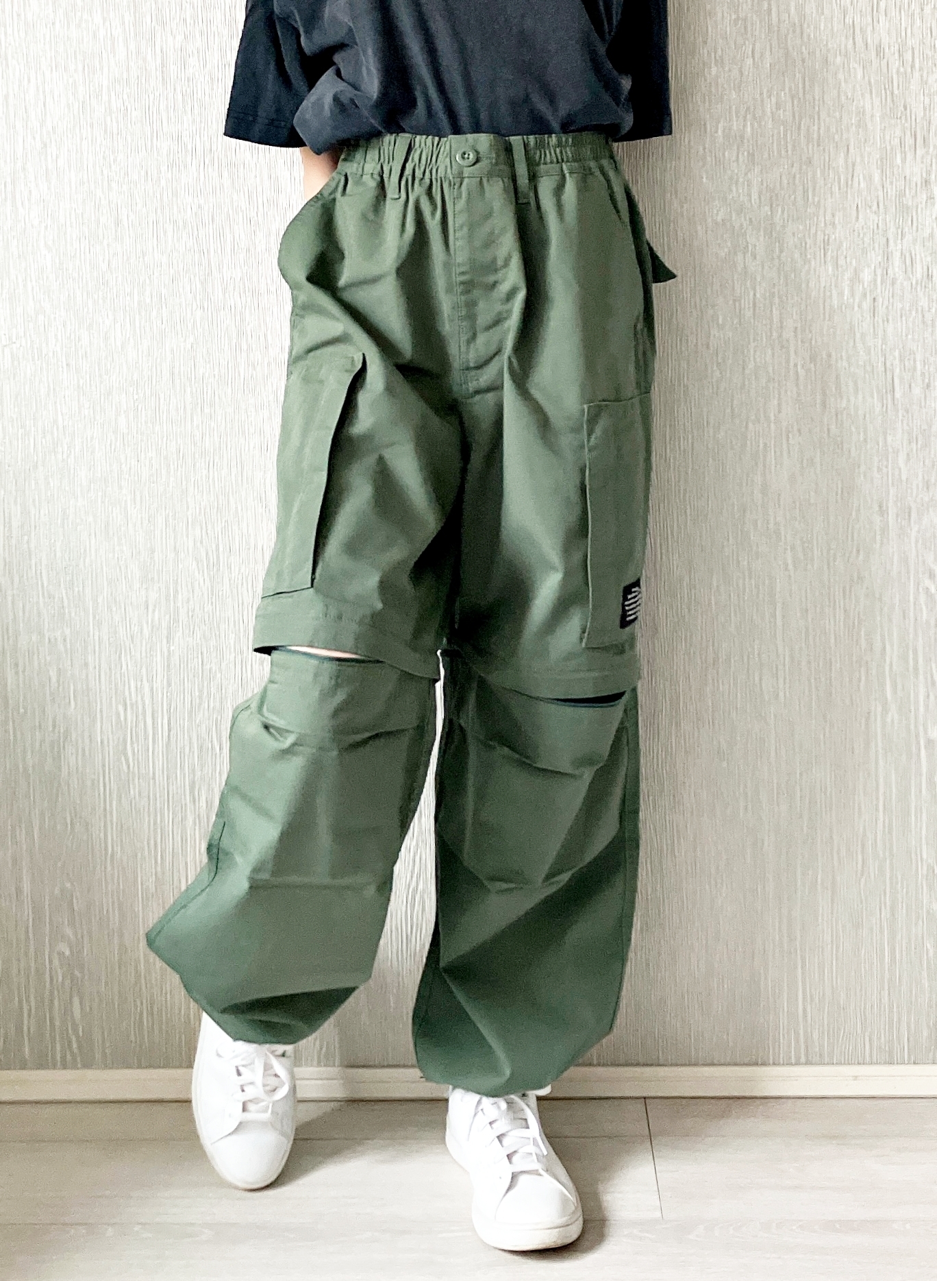 GU(ジーユー)のおすすめパンツ「2WAYヘリクルーパンツ UNDERCOVER」