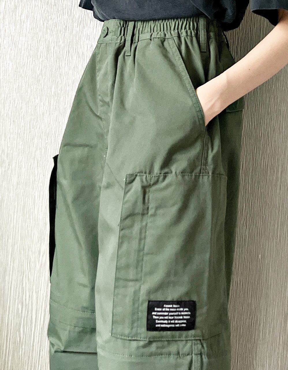 GU(ジーユー)のおすすめパンツ「2WAYヘリクルーパンツ UNDERCOVER」