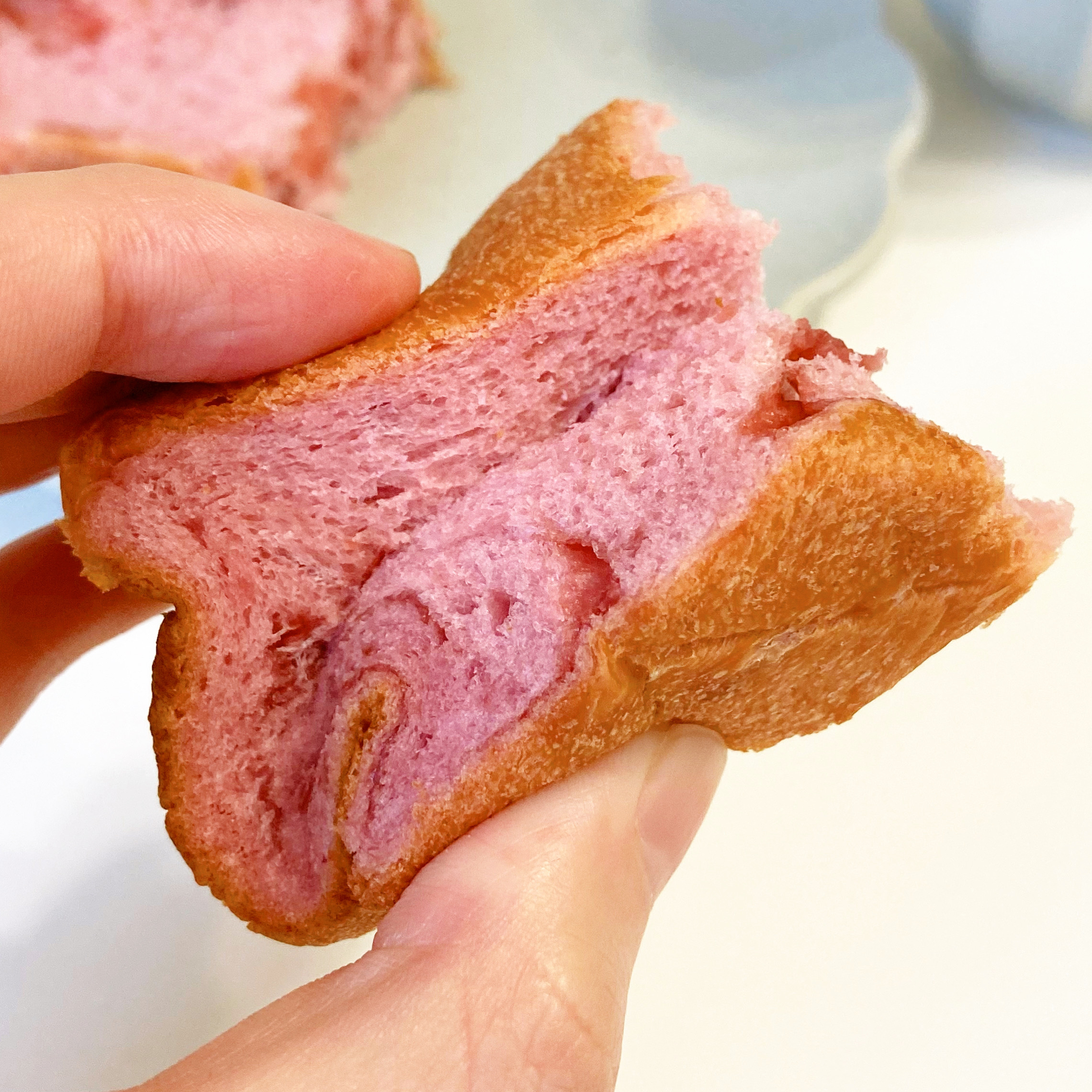 セブン-イレブンの新商品「いちご食パン 2枚入」