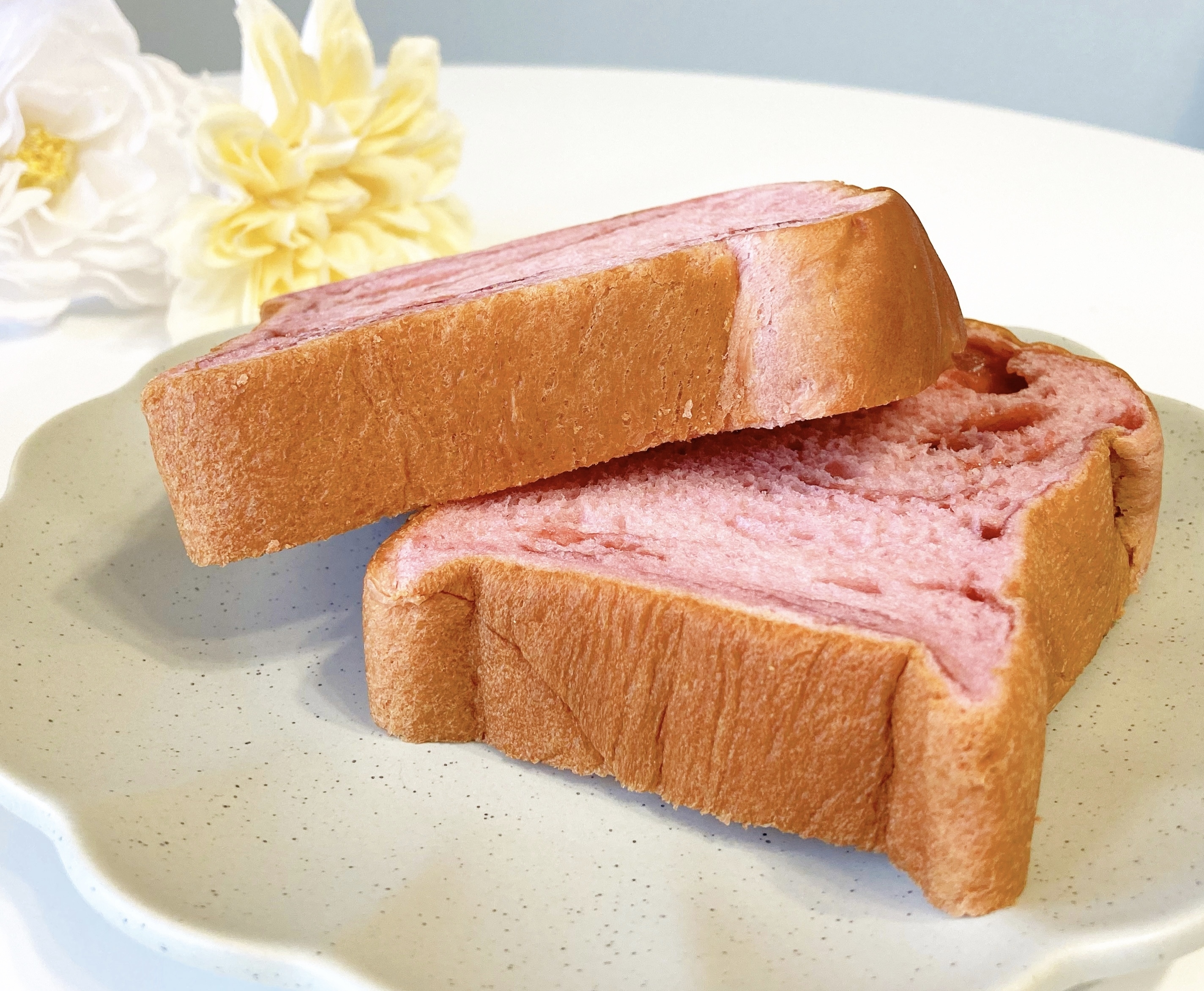 セブン-イレブンの新商品「いちご食パン 2枚入」