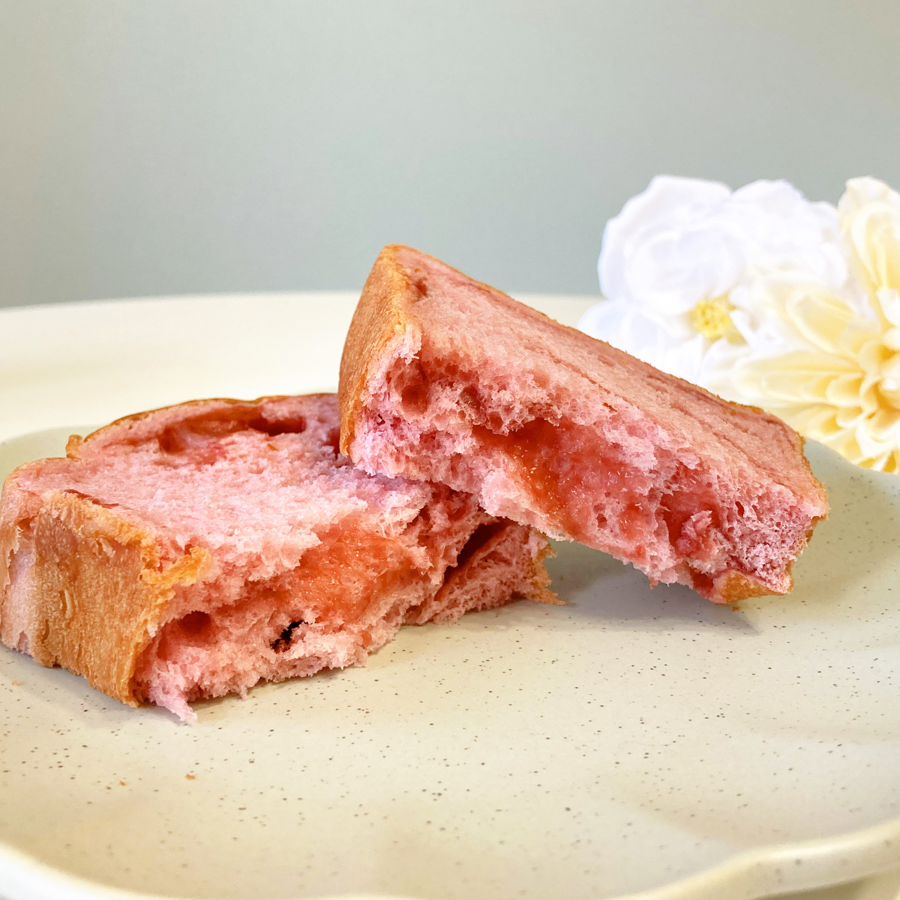 セブン-イレブンの新商品「いちご食パン 2枚入」