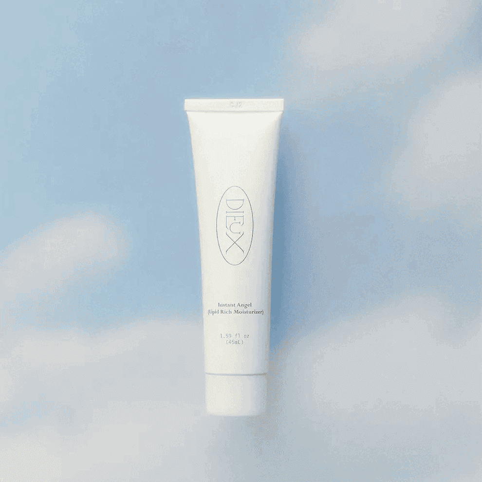 A gif of the moisturizer
