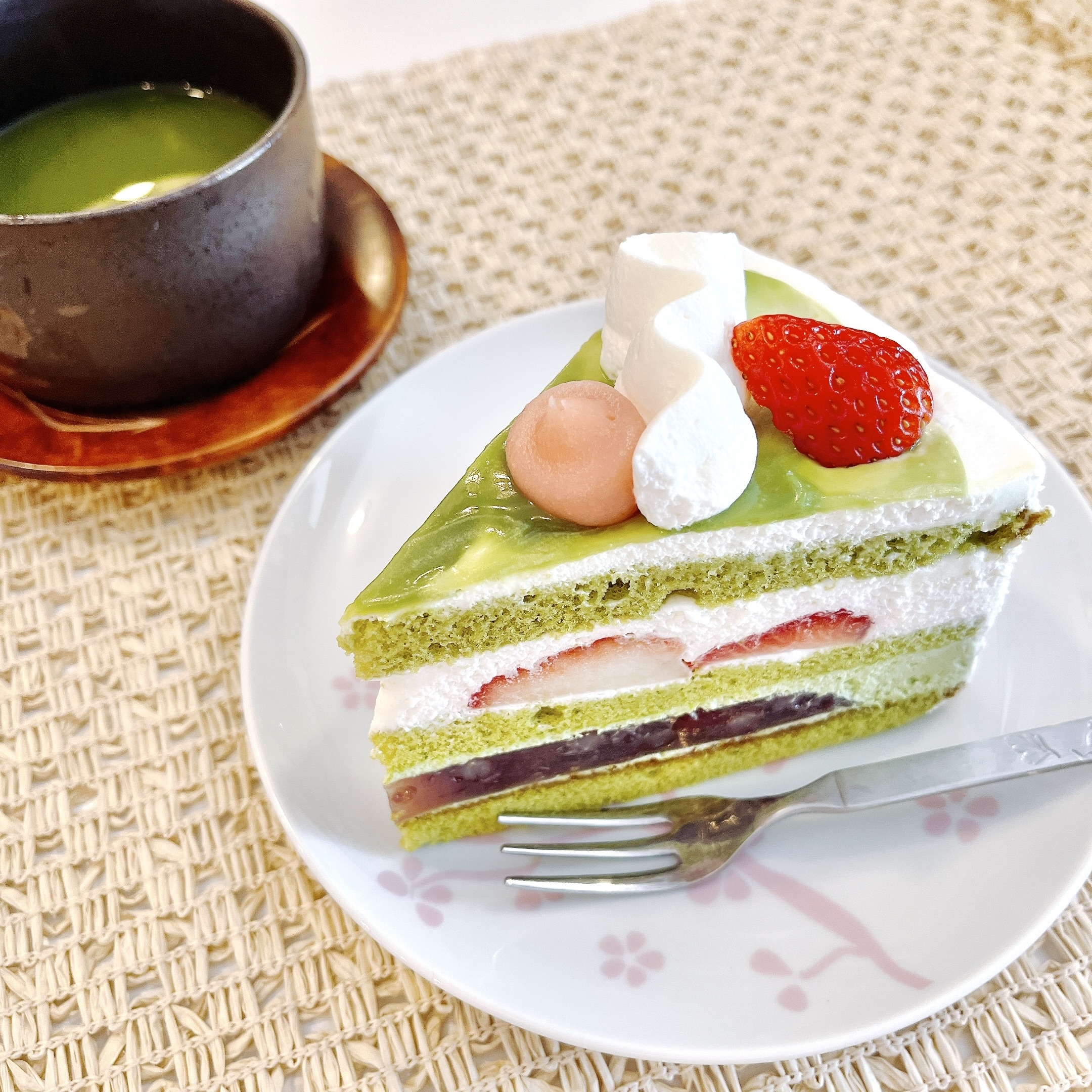 コージーコーナーのおすすめスイーツ「抹茶と苺の水ようかんケーキ」