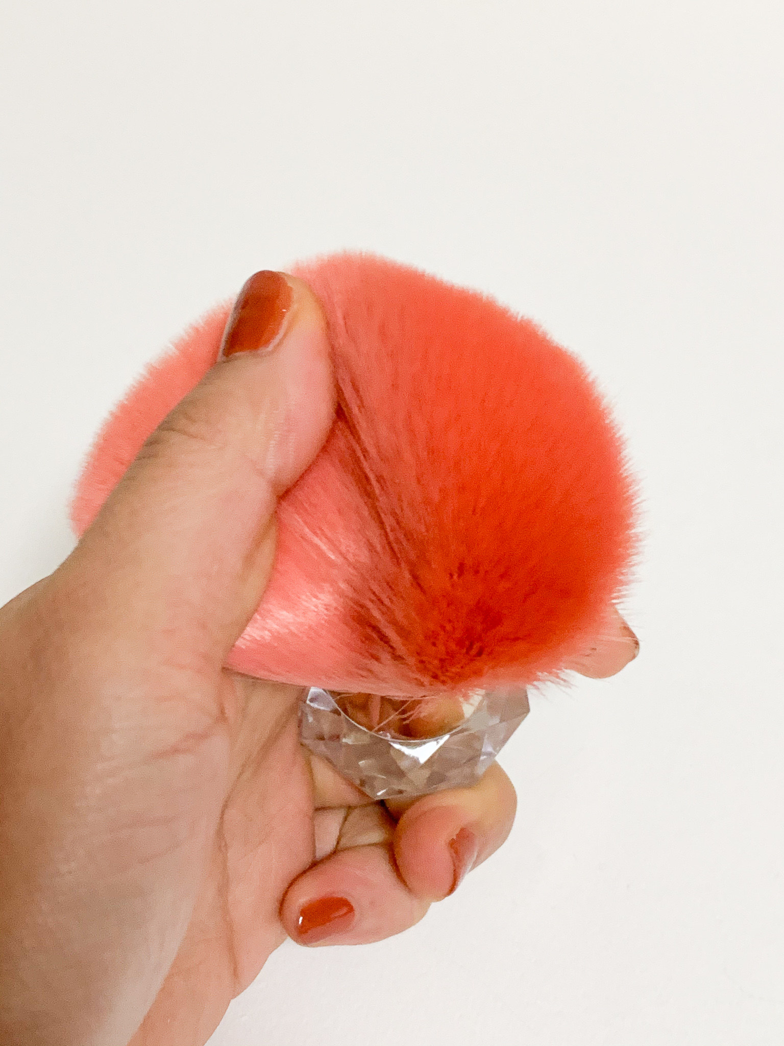 フランフランのおすすめメイクグッズ「クリスタ メイクアップブラシ スタンド付 ピンク」