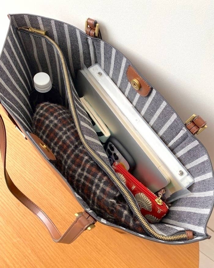 ZARAのオススメのバッグ「ベーシック トートバッグ」