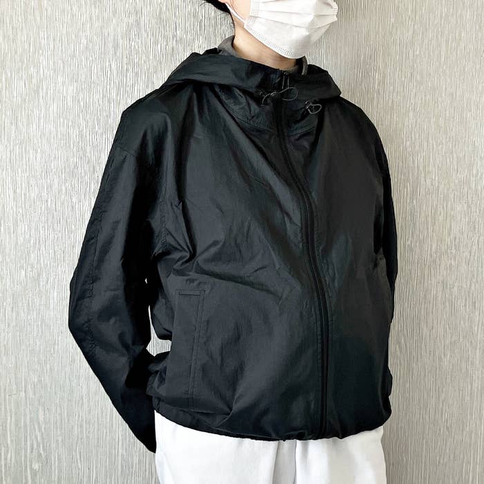 GU（ジーユー）のおすすめボトムス「UVカットシアーブルゾン」