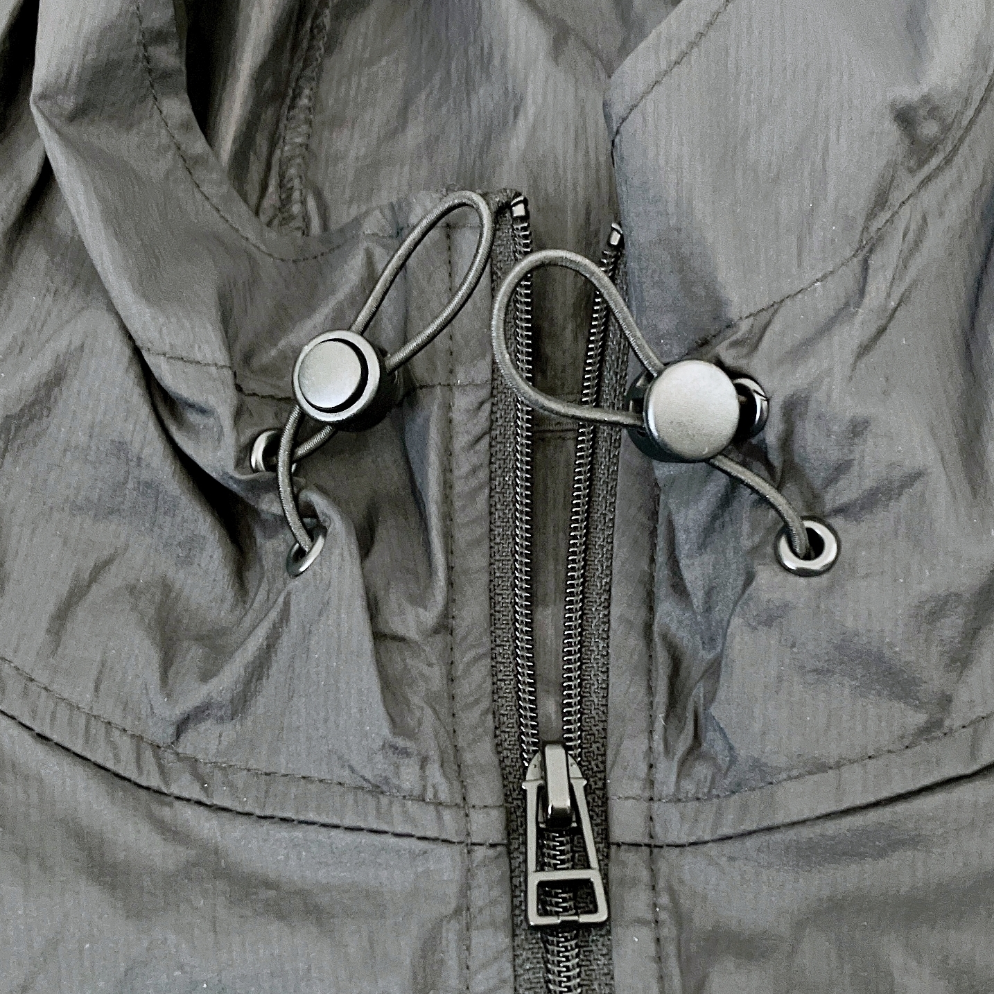 GU（ジーユー）のおすすめボトムス「UVカットシアーブルゾン」