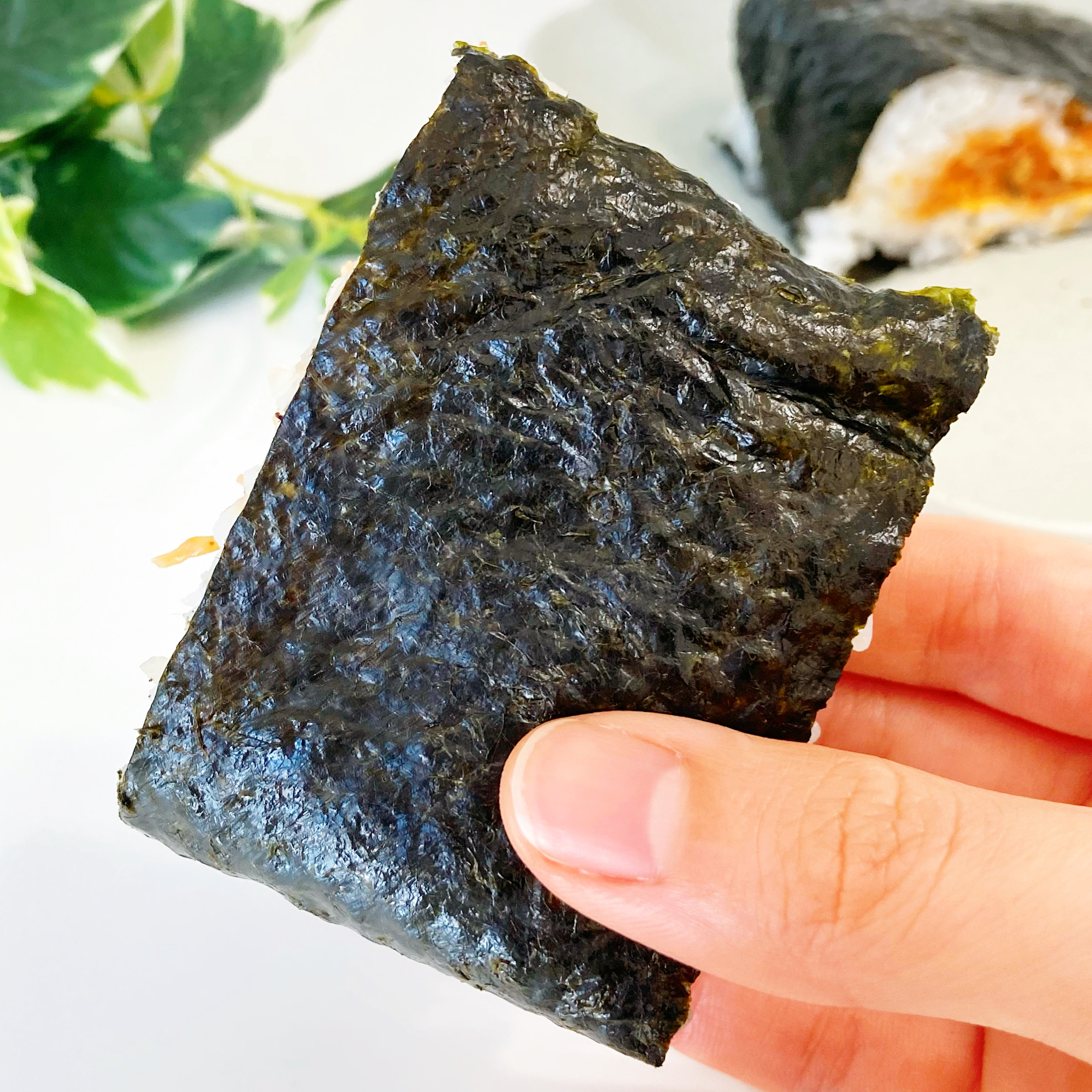 FamilyMart(ファミリーマート)の新商品「サンドおむすび 豚キムチ(チェダーチーズ入り)」