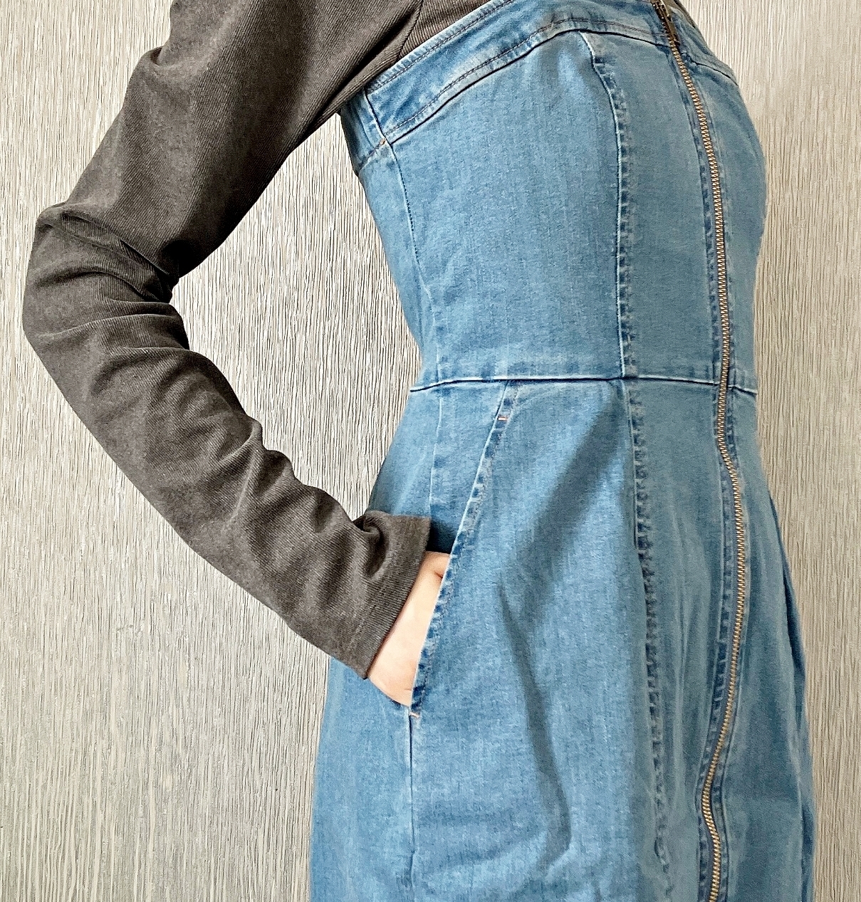 GU(ジーユー)のおすすめワンピース「デニムフロントジップワンピースQ+E」