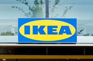 IKEAの店舗看板