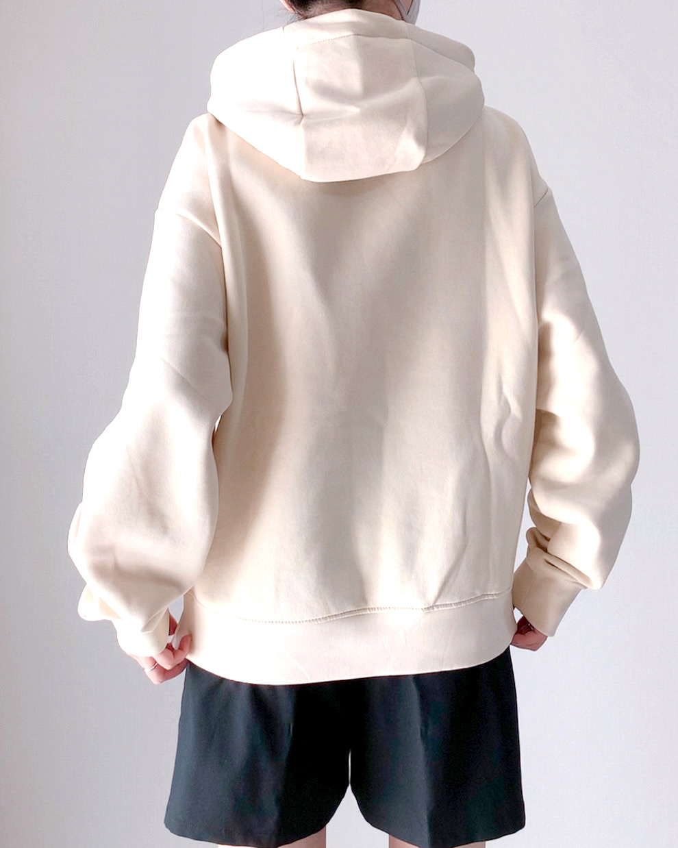 ZARA(ザラ)のおすすめファションアイテム「フーディ」