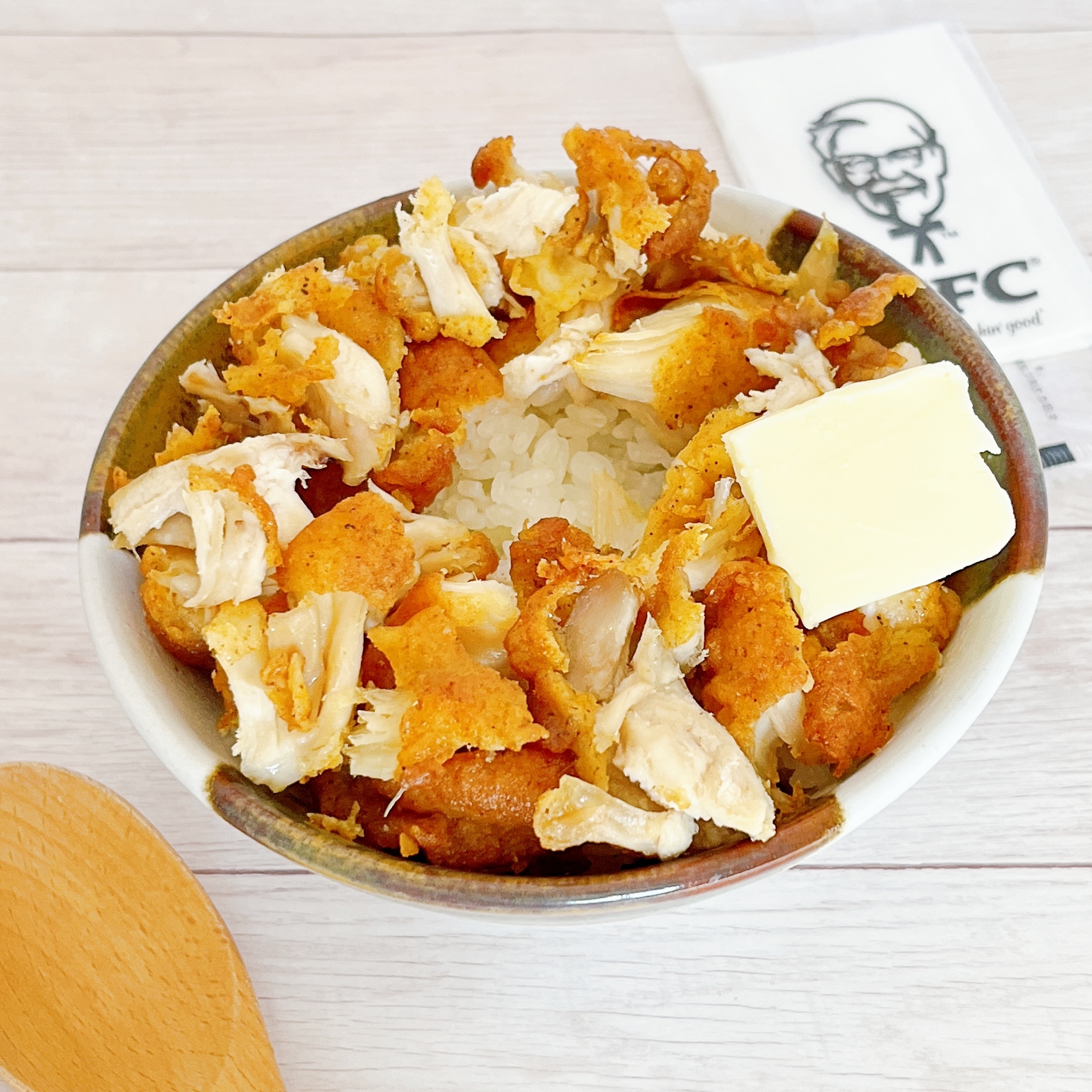 KFC（ケンタッキー・フライド・チキン）のアレンジレシピ「ガーリックTKG」