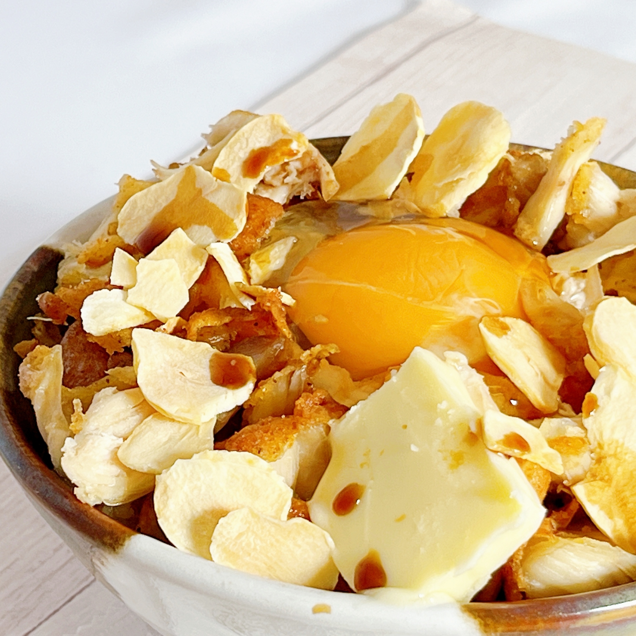 KFC（ケンタッキー・フライド・チキン）のアレンジレシピ「ガーリックTKG」