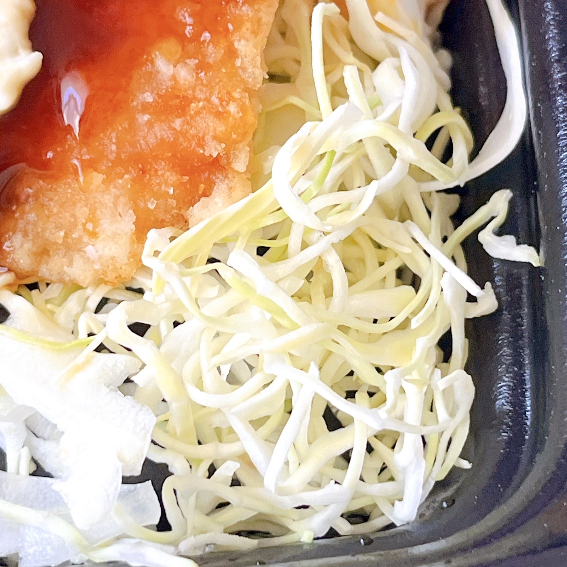 ローソンのオススメの弁当「ゴロゴロたまごと照焼ソースの鶏竜田揚げ弁当」