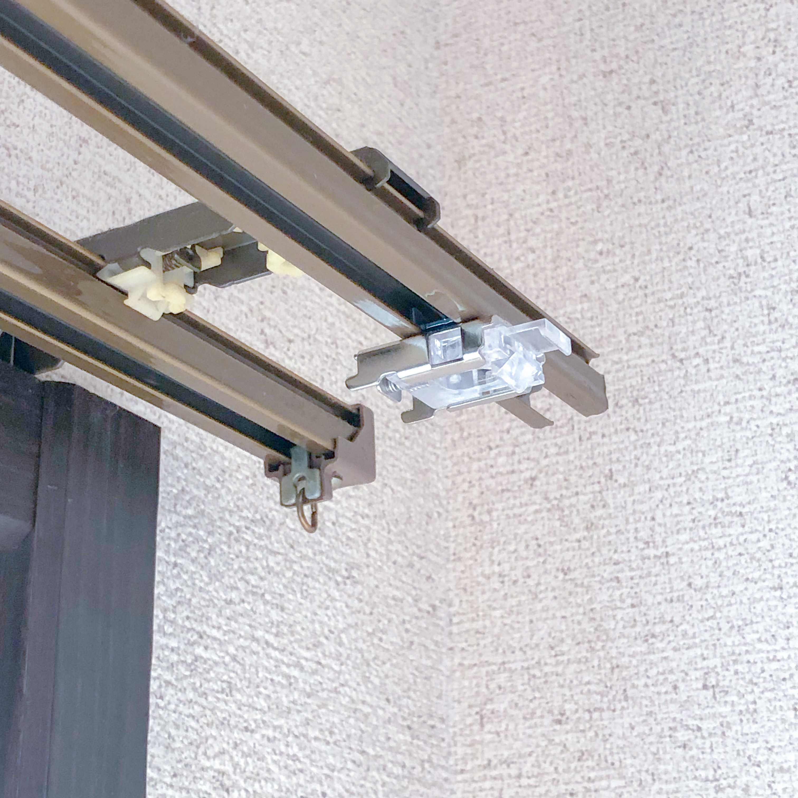 NITORI（ニトリ）のおすすめ優秀インテリア「遮光ロールスクリーン（ドルフィンW）」