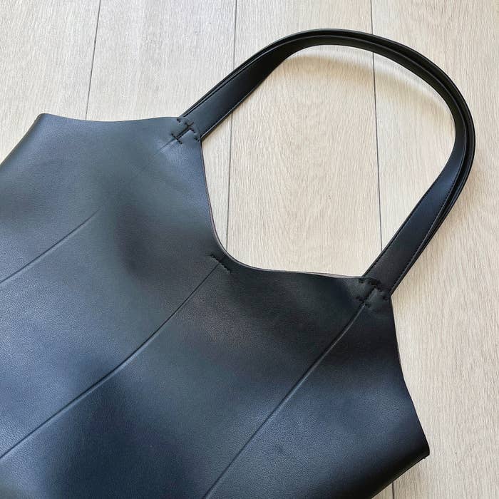 ZARAのおすすめファッショングッズ「トートバッグ」