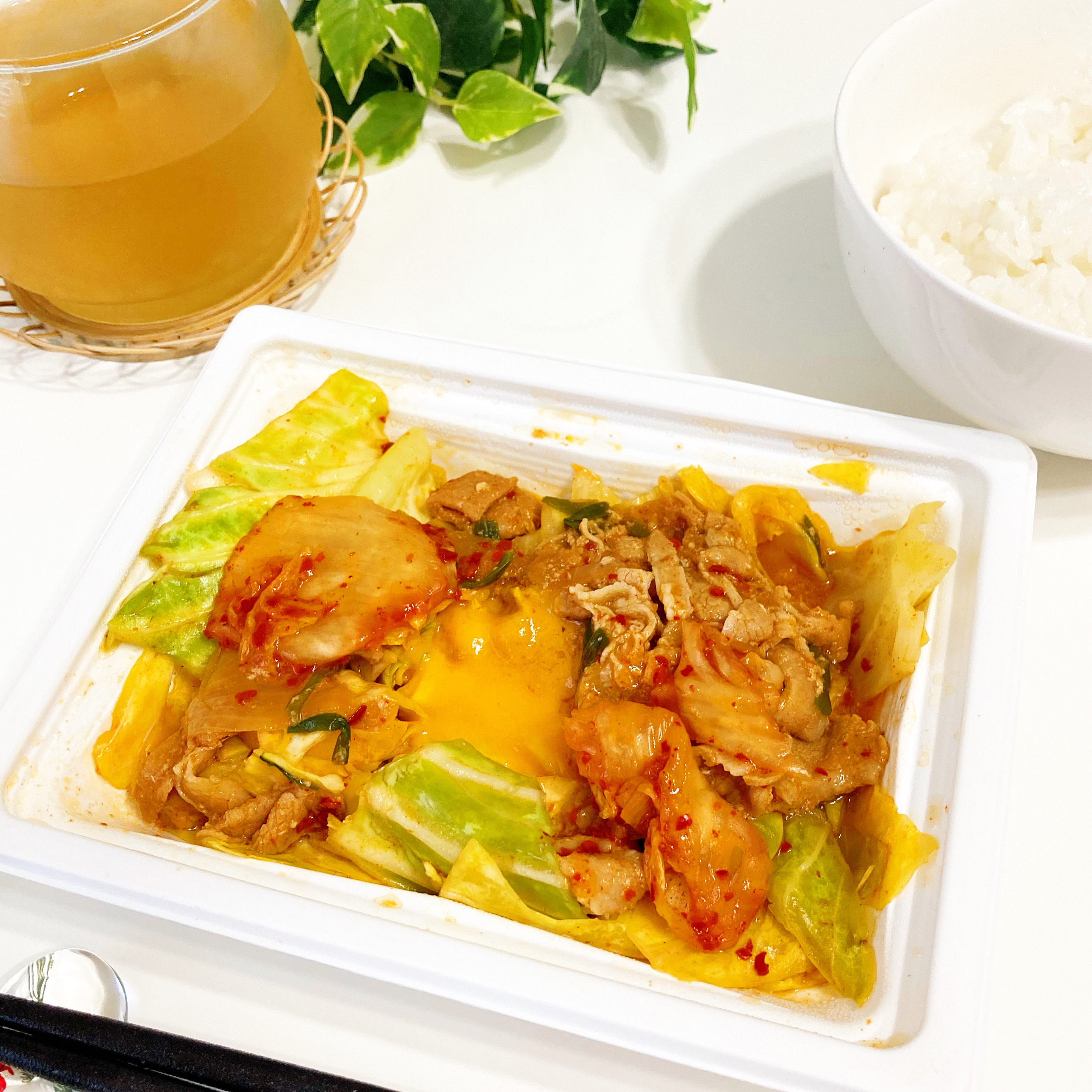 FamilyMart(ファミリーマート)の新商品「から旨い!豚キムチ炒め」