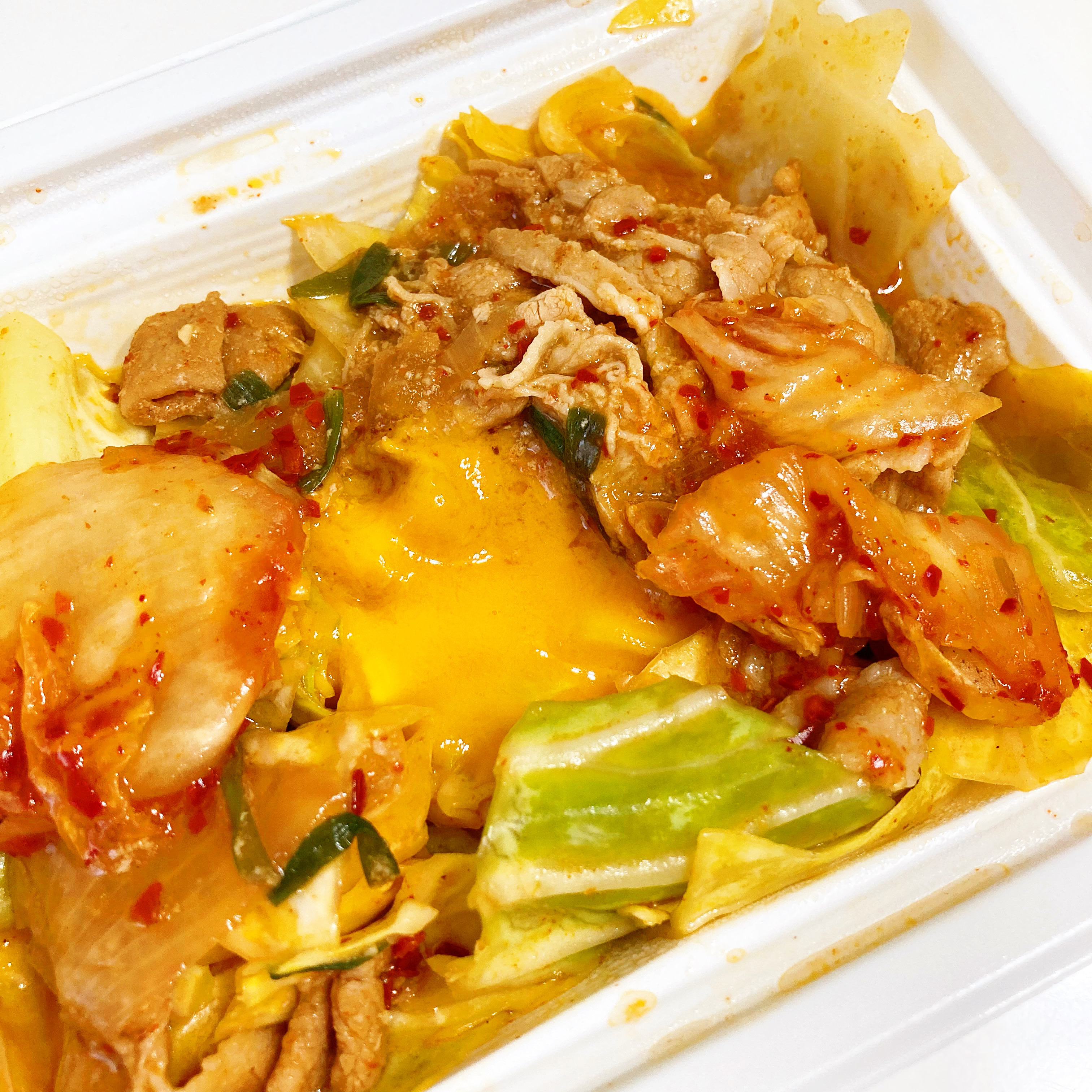 FamilyMart(ファミリーマート)の新商品「から旨い!豚キムチ炒め」