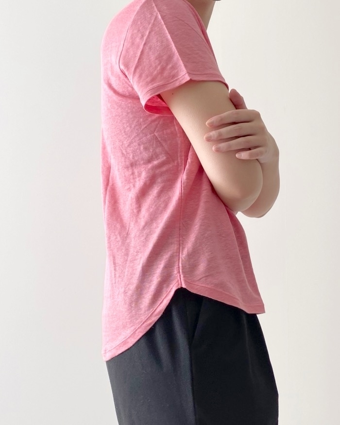 ユニクロのおすすめファッションアイテム「リネンクルーネックT(半袖)」