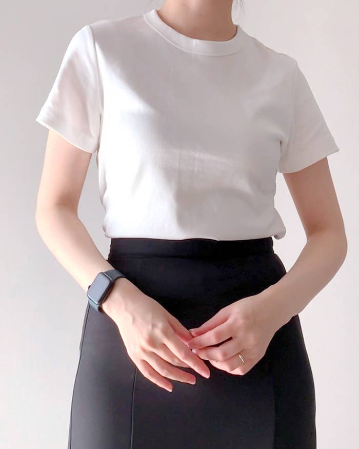 GUのおすすめファッションアイテム「コットンスムースクルーネックT(半袖)」