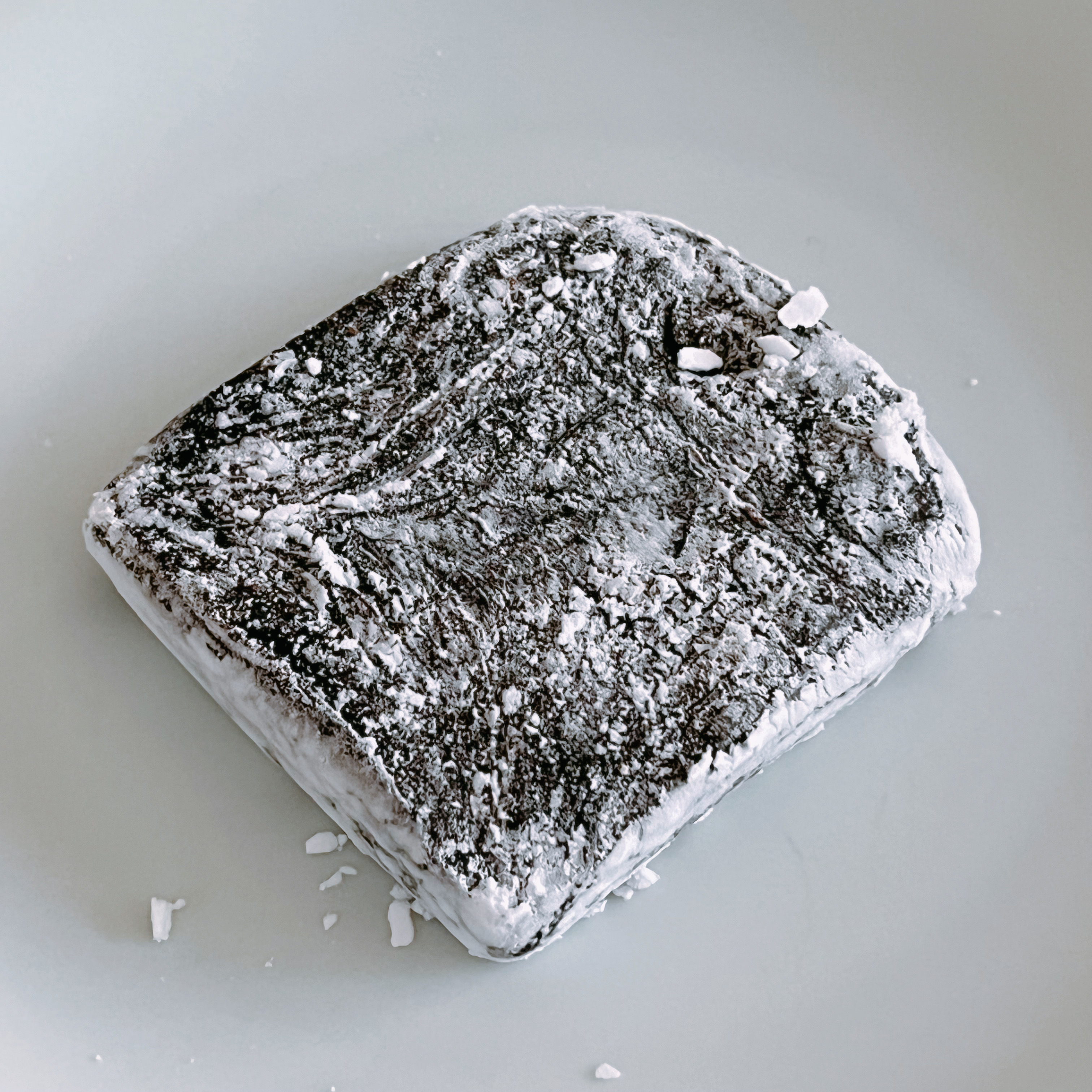 ローソンのオススメスイーツ「ふわもちショコラ ナッツ入り」