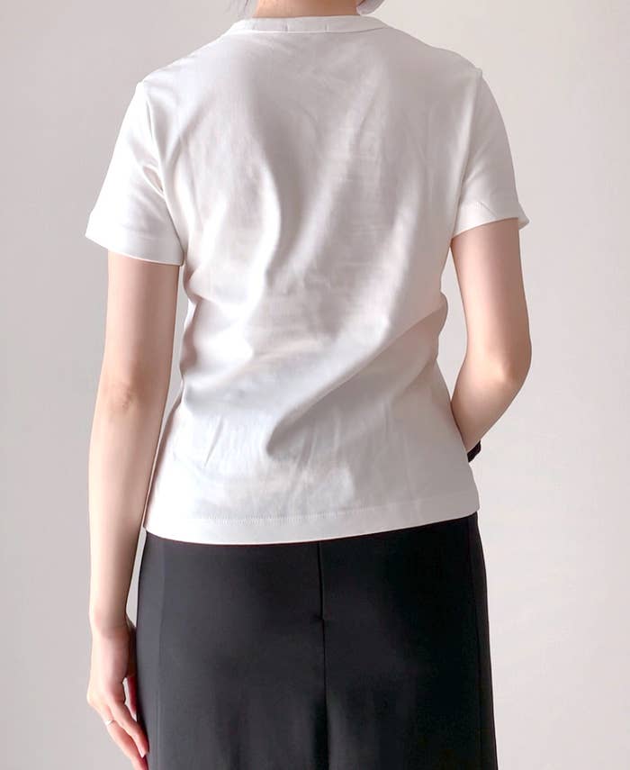 GUのおすすめファッションアイテム「コットンスムースクルーネックT（半袖）」