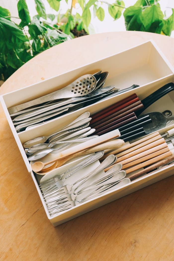 3COINSのおすすめキッチンアイテム「伸縮カトラリーケース/KITINTO」