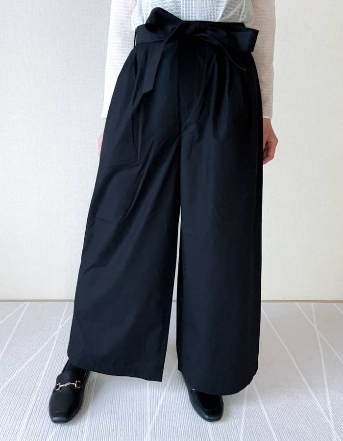 ユニクロのおすすめファッションアイテム「ベルテッドアンクルワイドパンツ」