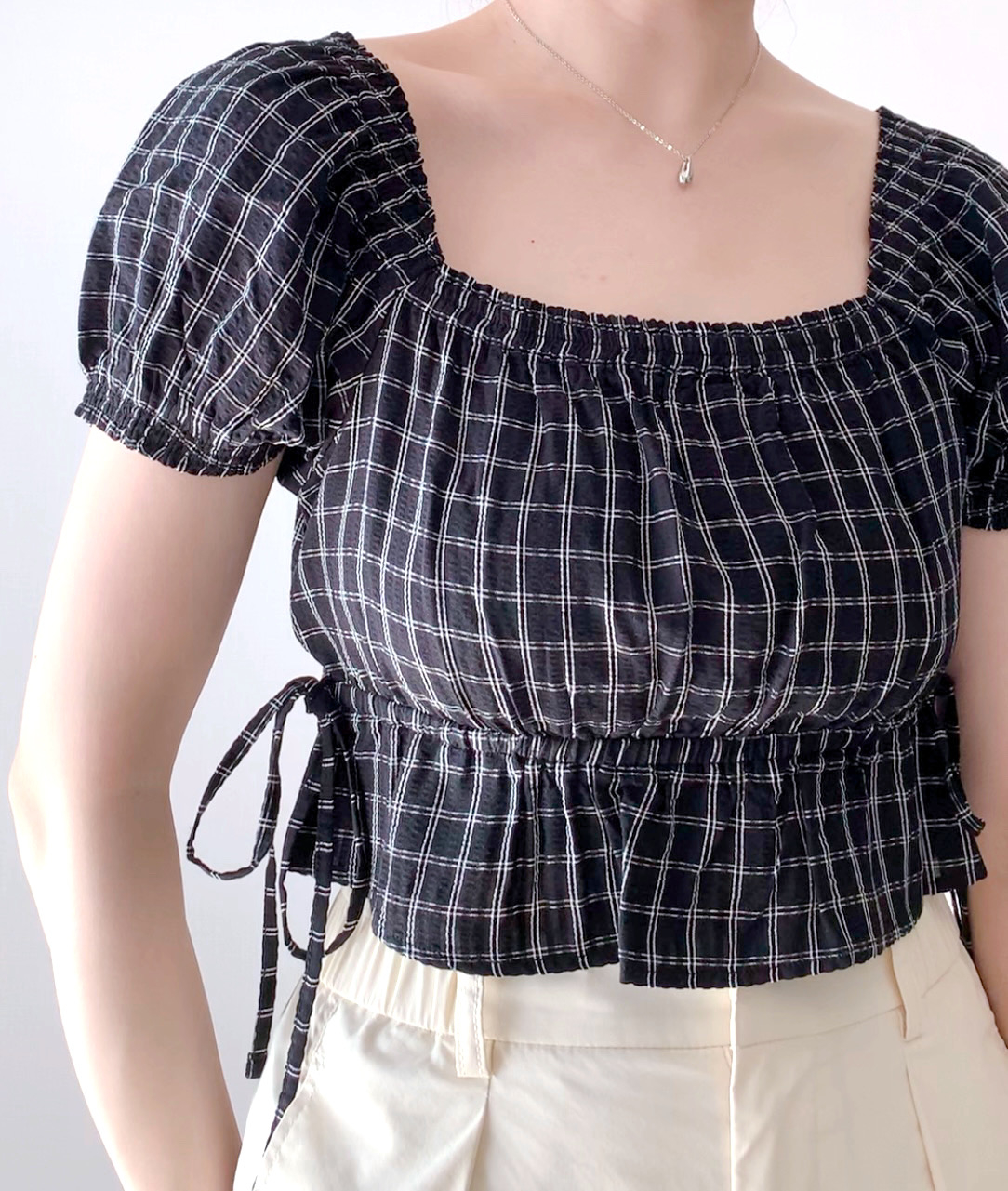UNIQLO（ユニクロ）のおすすめトップス「ギャザークロップドチェックブラウス（半袖）」