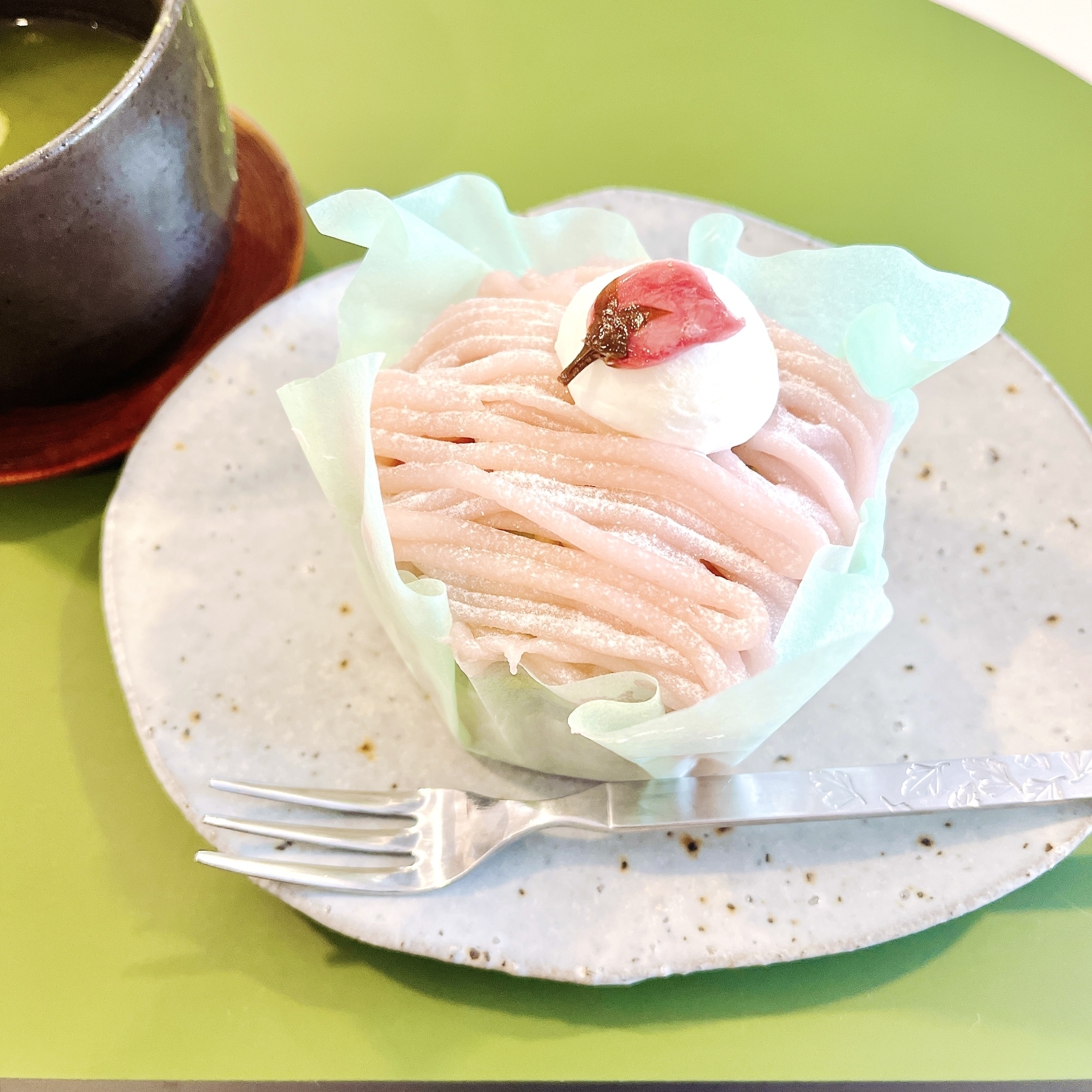 コージーコーナーのおすすめのスイーツ「さくらと抹茶のモンブラン」