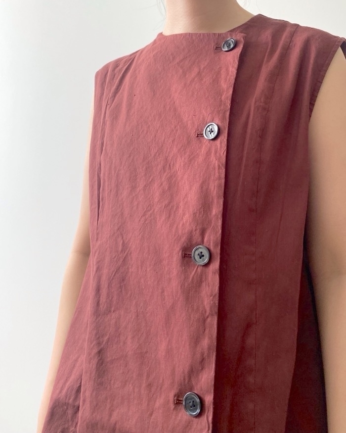 無印良品のおすすめファッション「婦人 ヘンプ混ストレッチ ジレワンピース」