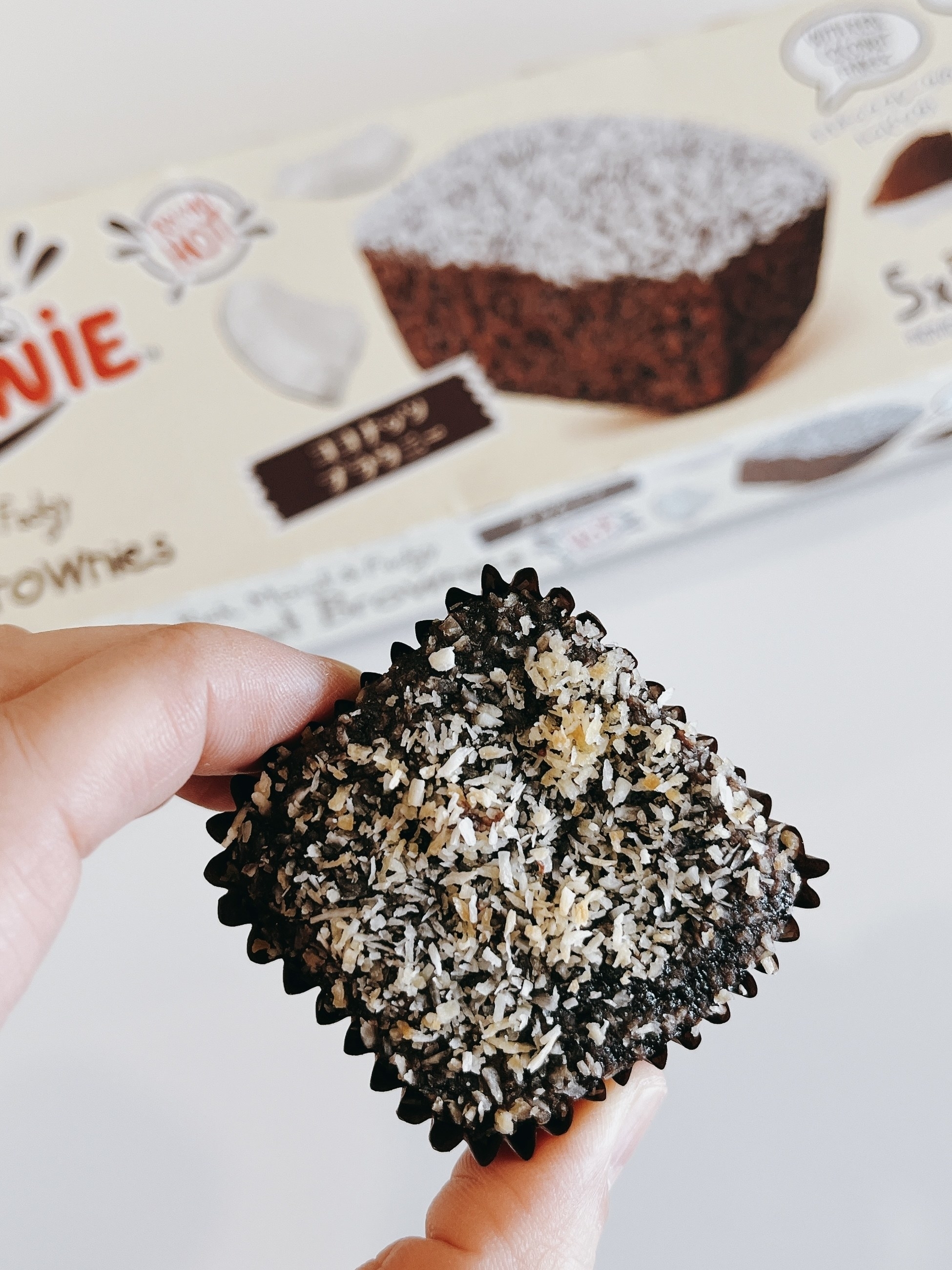 業務スーパーのおすすめスイーツ「ココナッツブラウニー」