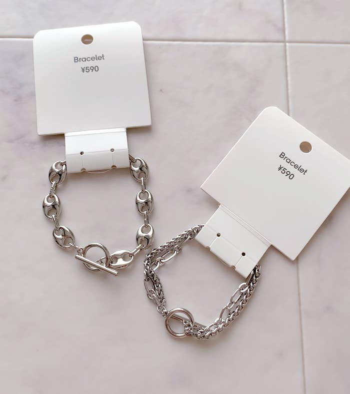 GUのおすすめファッションアイテム「メタルビーンズチェーンブレスレット」「チェーンブレスレット」