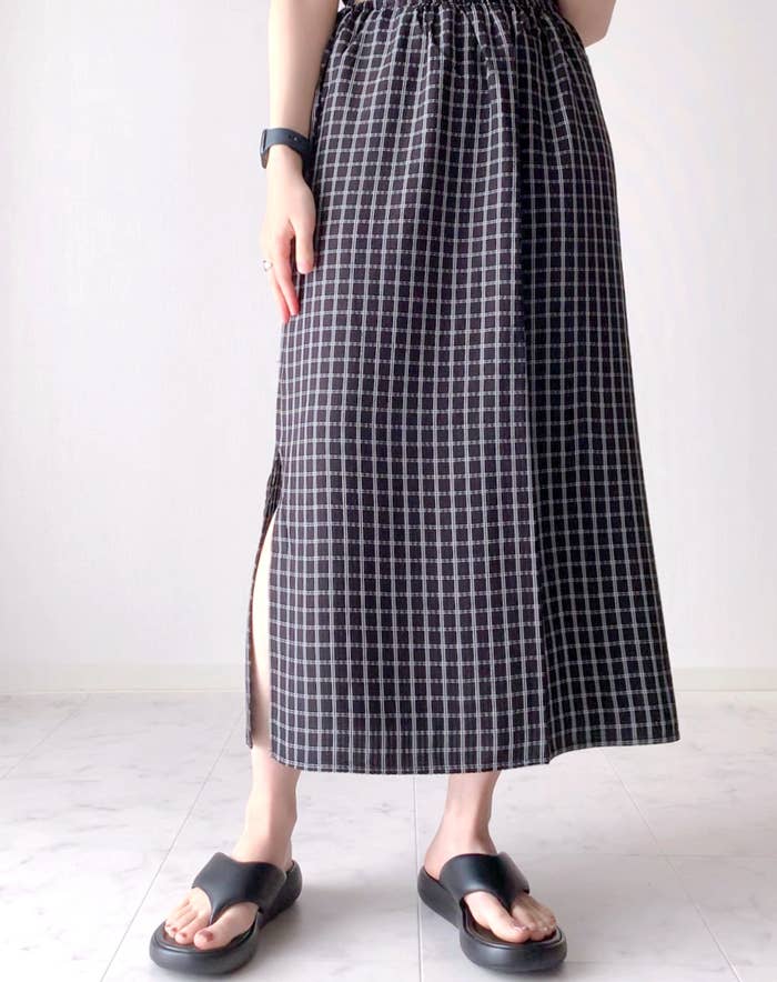 ユニクロのおすすめボトムス「ギャザーロングスカート」