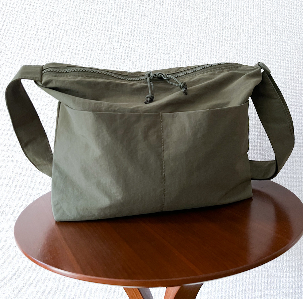 GLOBAL WORK(グローバルワーク)のおすすめバッグ「撥水ライト5ポケットミニショルダー」