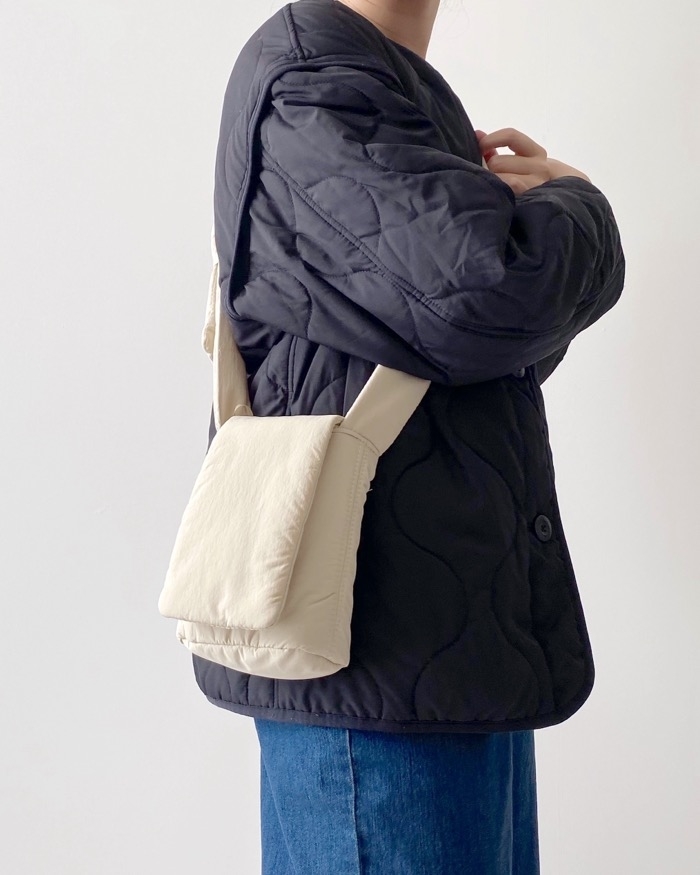 ZARA（ザラ）のおすすめバッグ「フラップ付きポシェット」