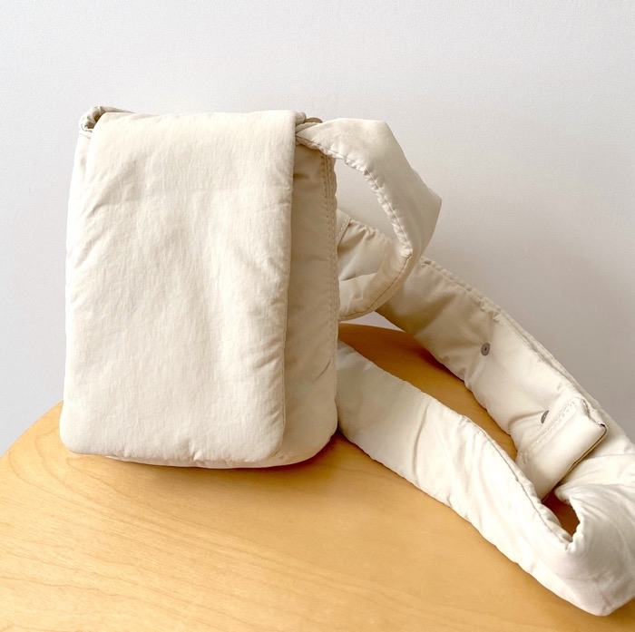 ZARA（ザラ）のおすすめバッグ「フラップ付きポシェット」