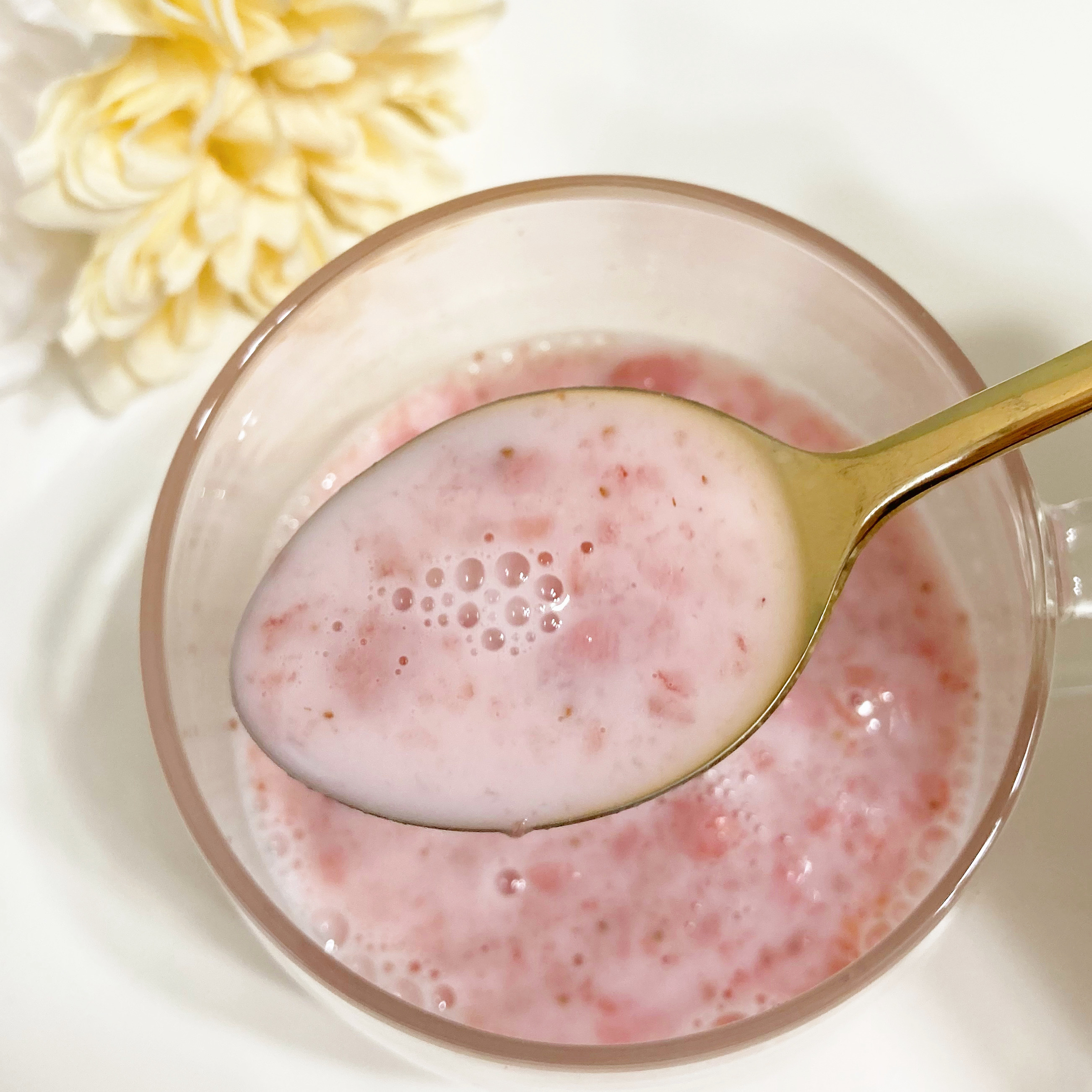 DAISO(ダイソー)で見つけた贅沢ドリンク「デザートベース(いちご)」