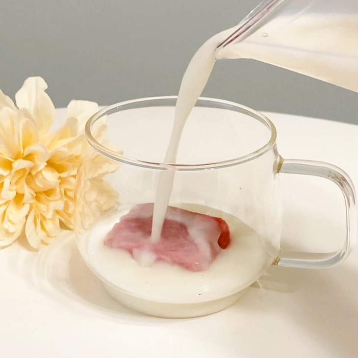 DAISO(ダイソー)で見つけた贅沢ドリンク「デザートベース(いちご)」と「デザートベース(ブルーベリー&ラズベリー)」