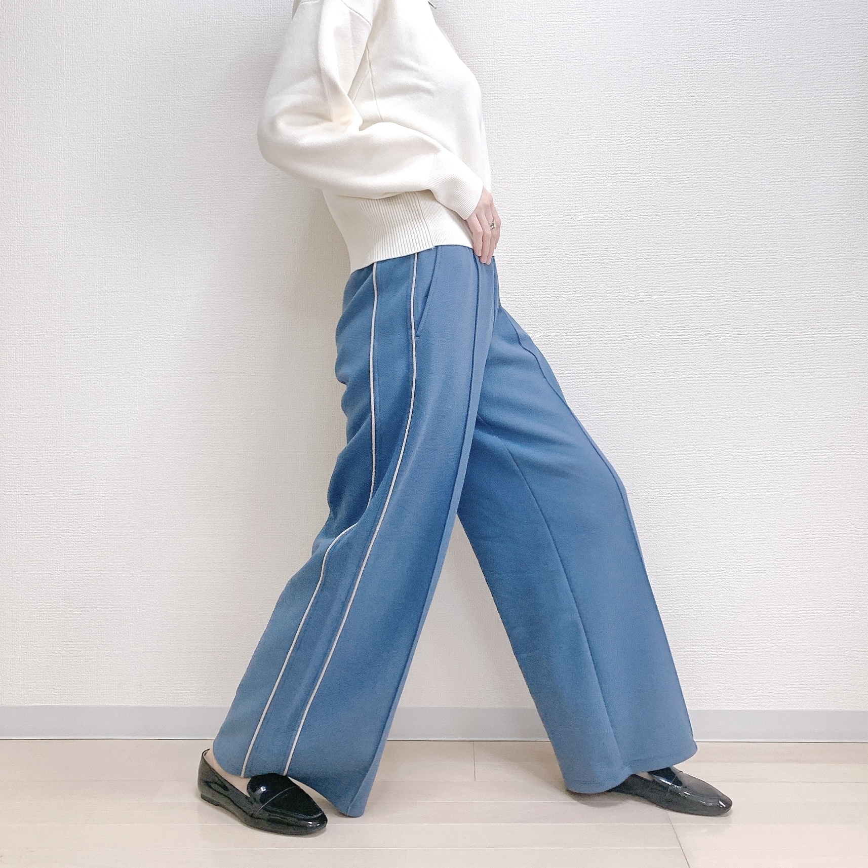 GU(ジーユー)のおすすめのレディースアイテム「サイドライントラックパンツQ+E」